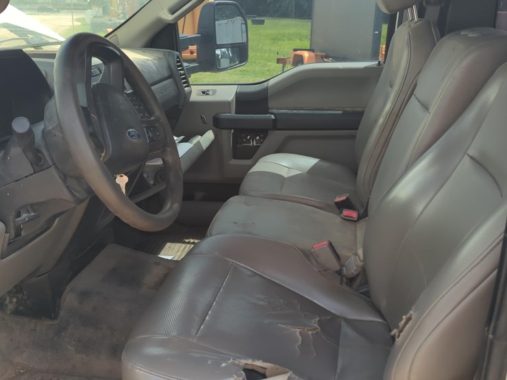 2017-ford-f550-image-12