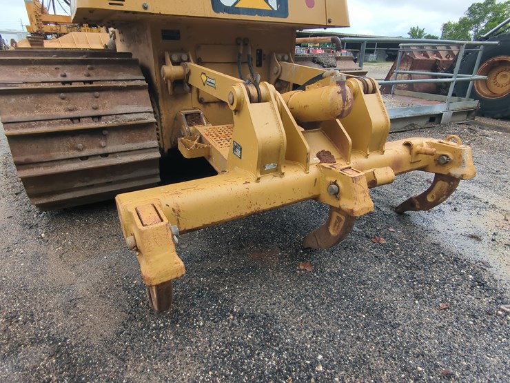2017-caterpillar-d6t-xw-image-7
