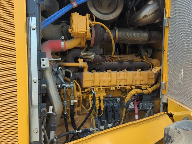 2022-deere-544p-image-11