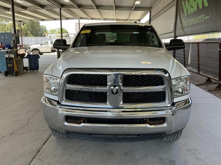 2014-dodge-2500-image-3