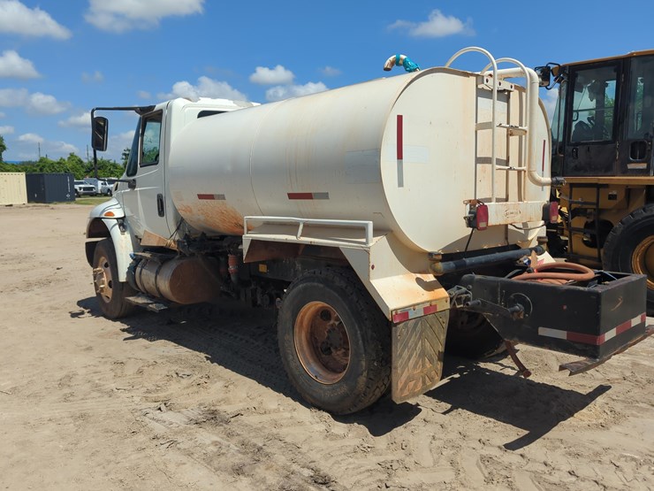 2017-international-durastar-4300-image-5