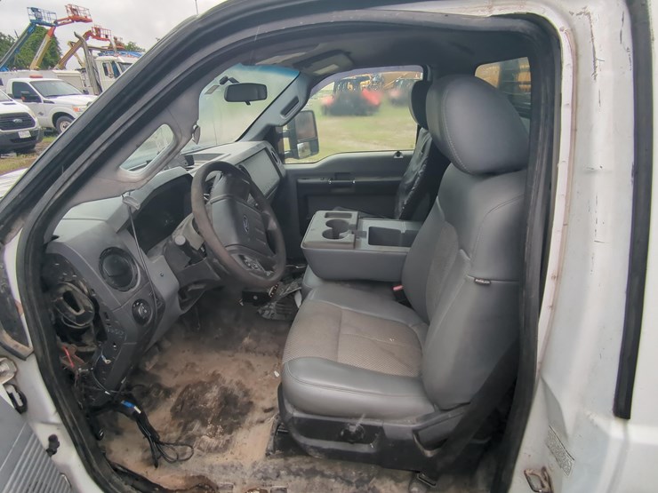 2015-ford-f550-image-9