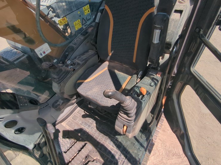 2019-case-cx130d-image-18