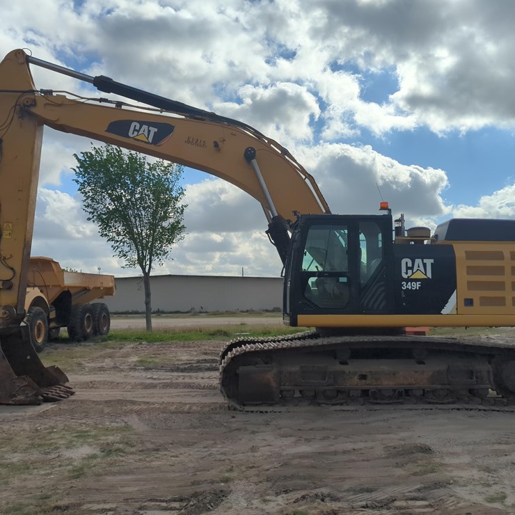 2017 CATERPILLAR 349