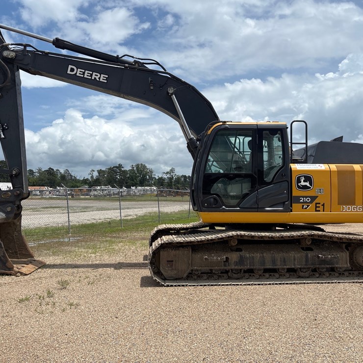 2024 DEERE 210 P-TIER