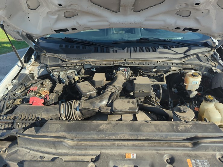 2021-ford-f350-image-9
