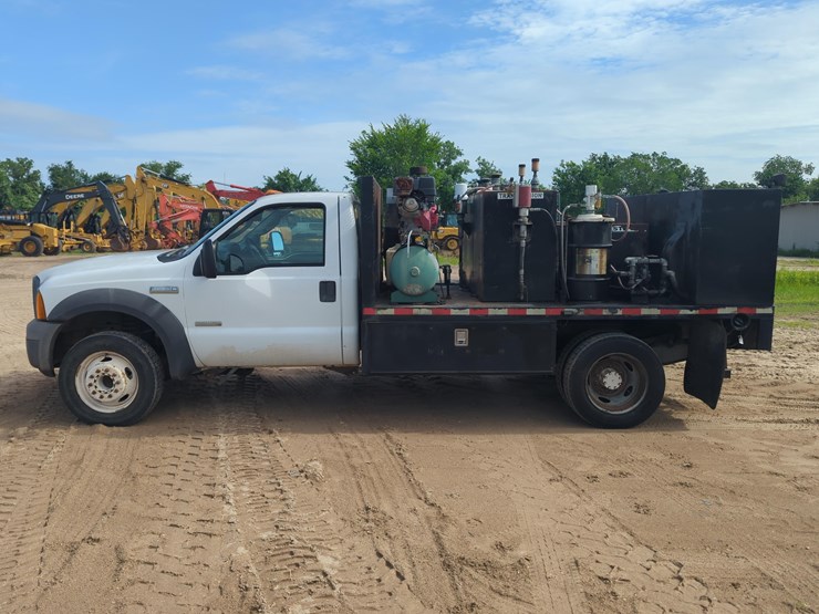 2005-ford-f450-image-1
