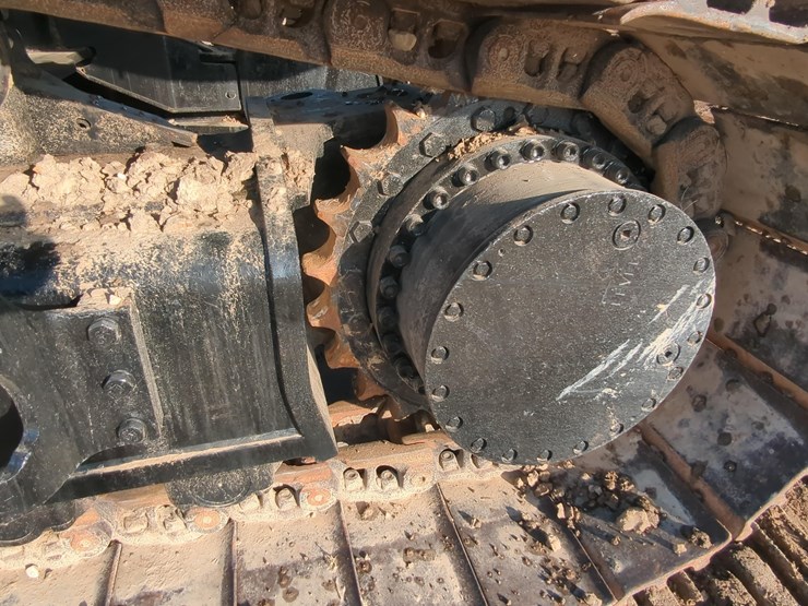 2019-caterpillar-352-f-image-14
