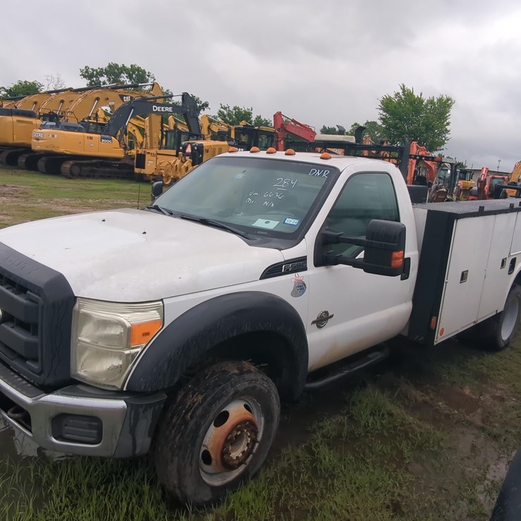 2015 FORD F550