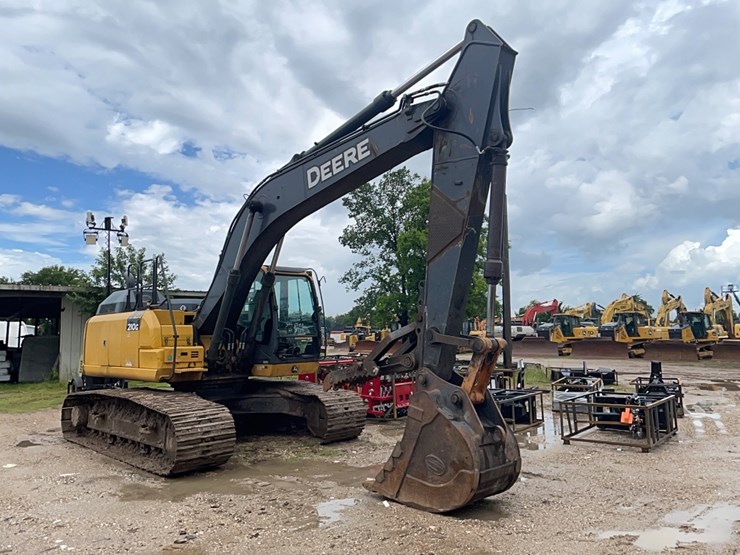 deere-210g-image-2