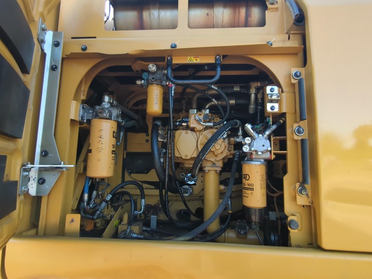 2019-caterpillar-352-f-image-20