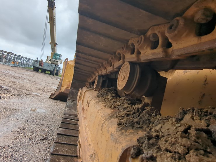 2017-caterpillar-d6t-xw-image-10