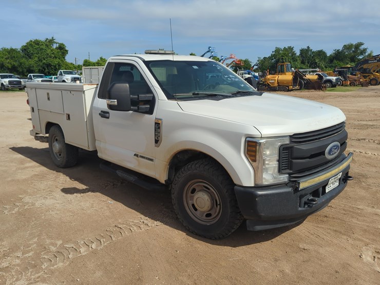 2019-ford-f350-image-3