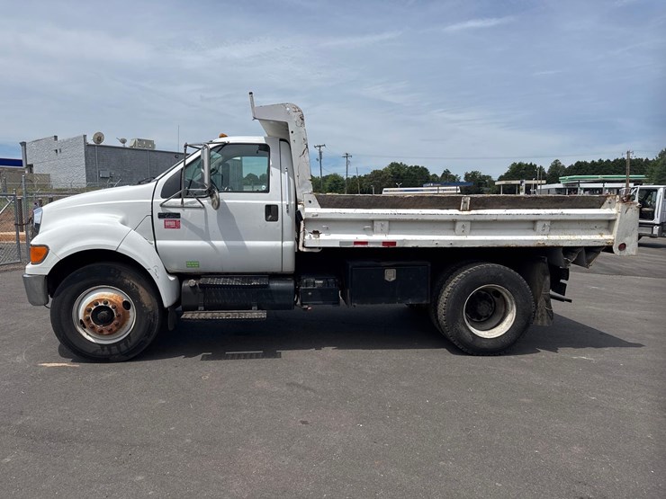 2008-ford-f750-xl-image-2