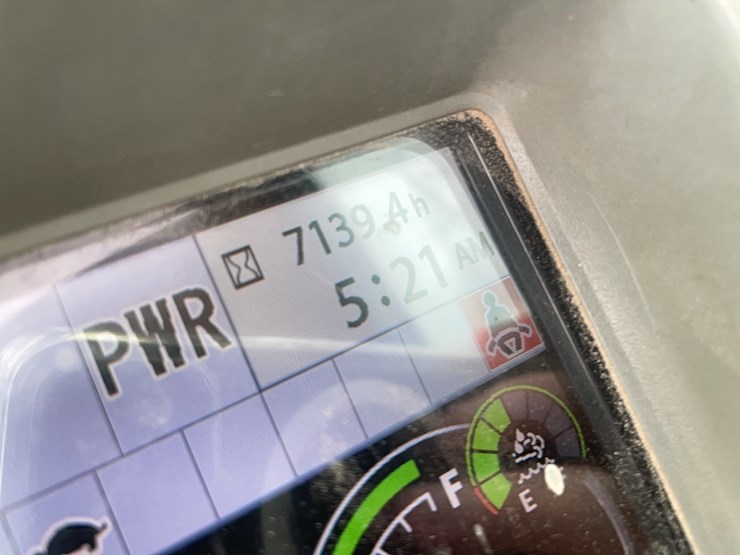 deere-210g-image-17