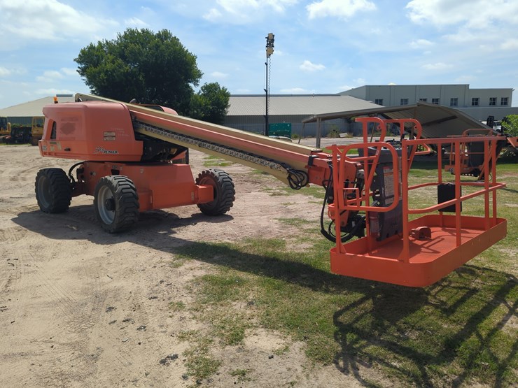 2018-jlg-600s-image-3