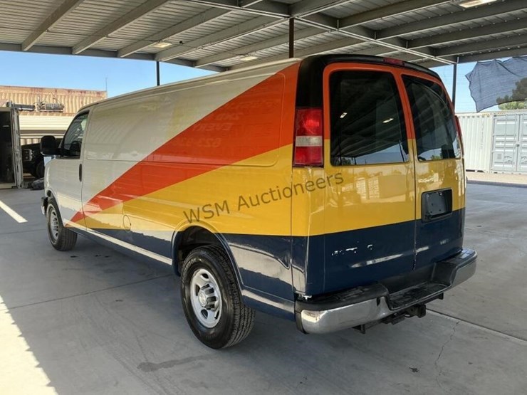 2017-chevrolet-express-2500-image-5