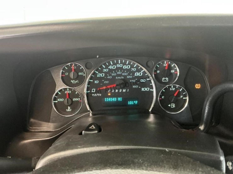 2017-chevrolet-express-2500-image-18