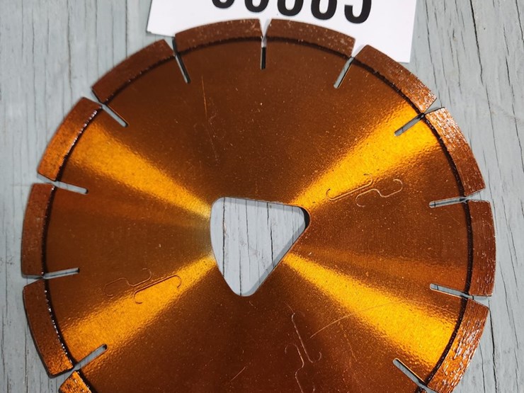 #385-•-husqvarna-8"-saw-blades-image-2