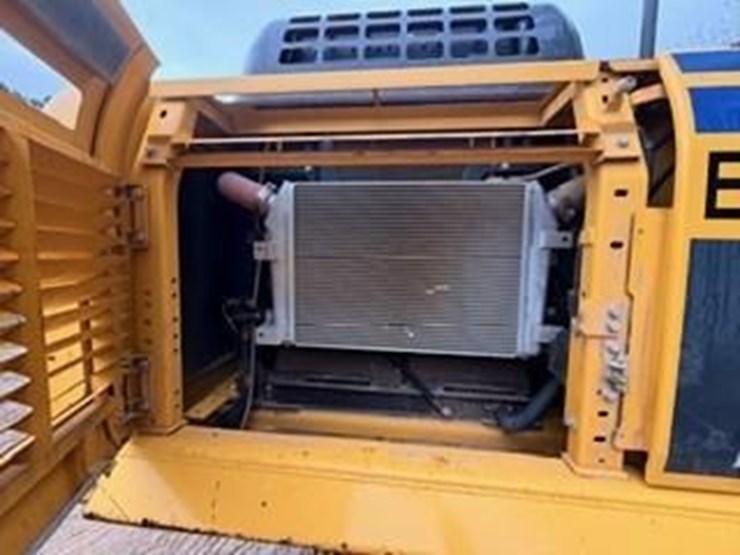 2022-komatsu-pc360-lc-11-image-15