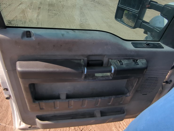 2016-ford-f550-image-11