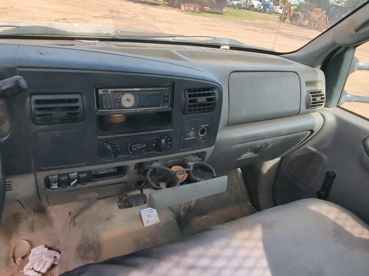 2005-ford-f450-image-16