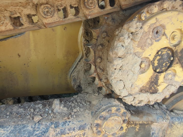 2019-caterpillar-d6n-lgp-image-13