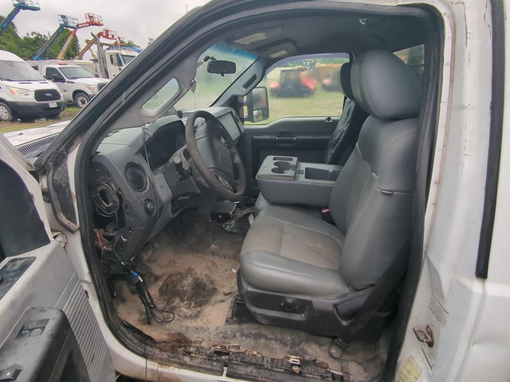 2015-ford-f550-image-10