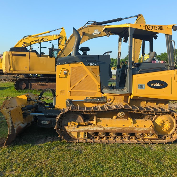 2022 DEERE 450 LT