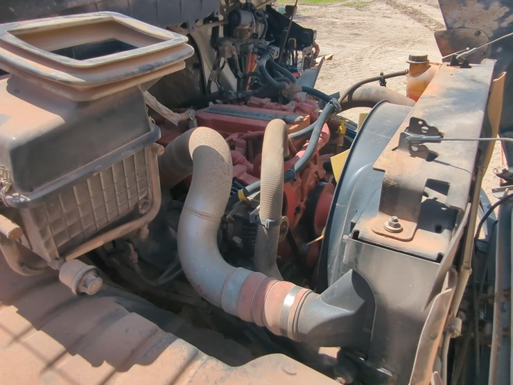 2017-international-durastar-4300-image-12