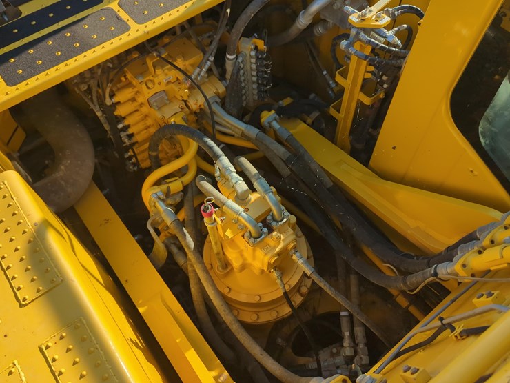 2022-komatsu-pc360-lc-11-image-18