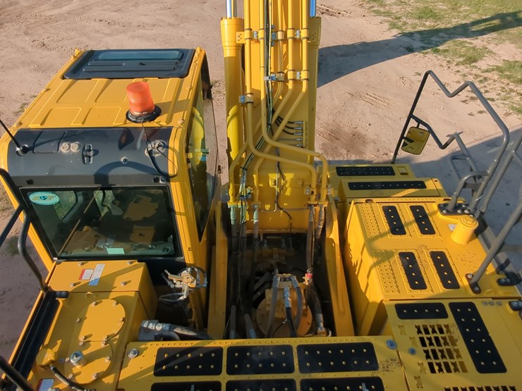 2022-komatsu-pc360-lc-11-image-19