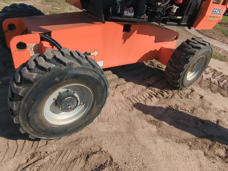 2017-jlg-660sj-image-14