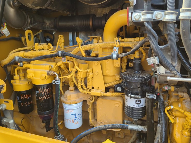 2022-deere-544p-image-12
