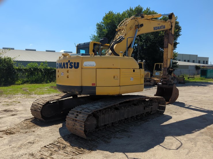 komatsu-pc228-lc-image-4