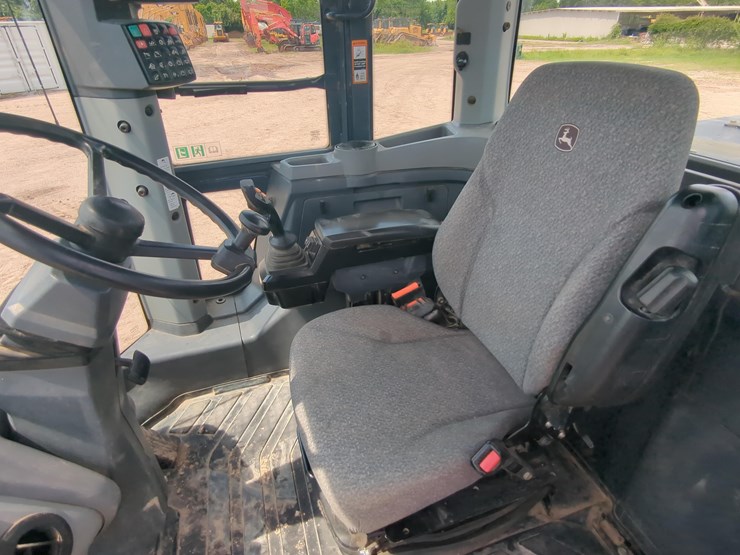 2022-deere-544p-image-13