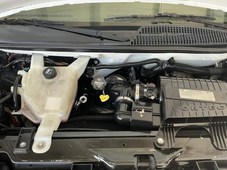 2017-chevrolet-express-2500-image-11