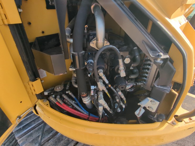 2020-kobelco-sk270-lc-image-17