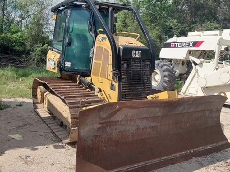 2017-caterpillar-d5k2-lgp-image-2