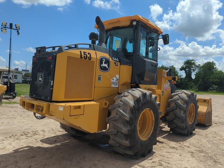2022-deere-544p-image-4