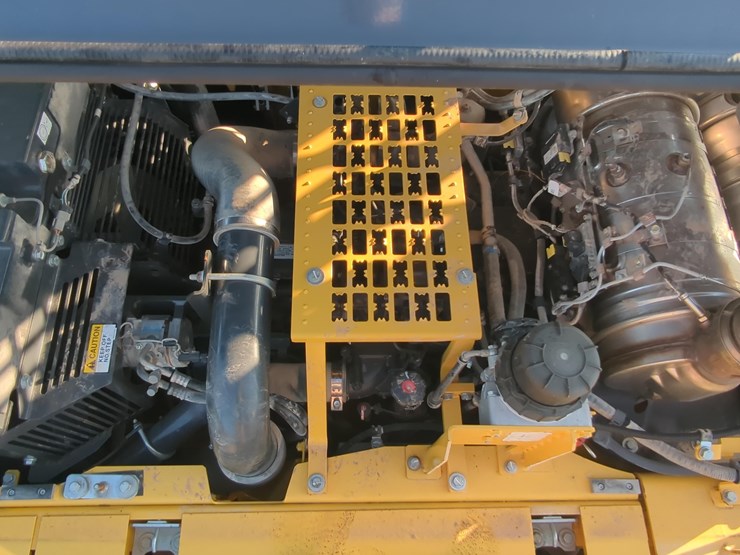 2022-komatsu-pc360-lc-11-image-18