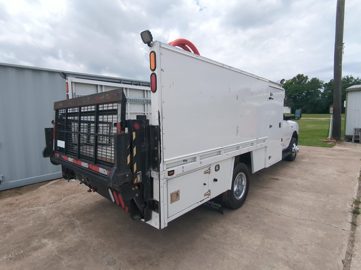 2022-dodge-3500hd-image-3