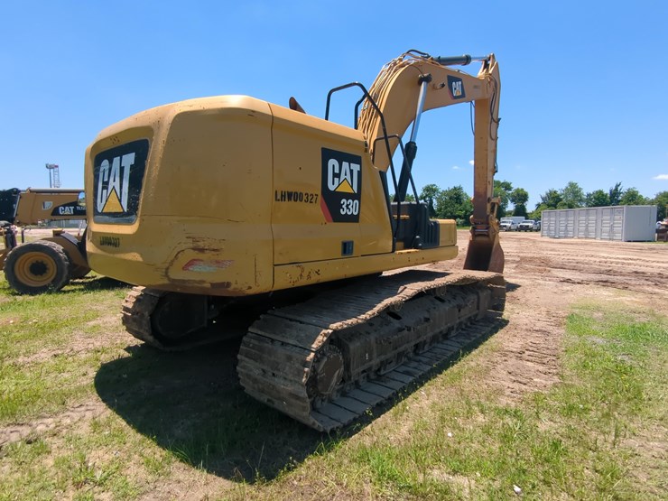 2019-caterpillar-330-image-4