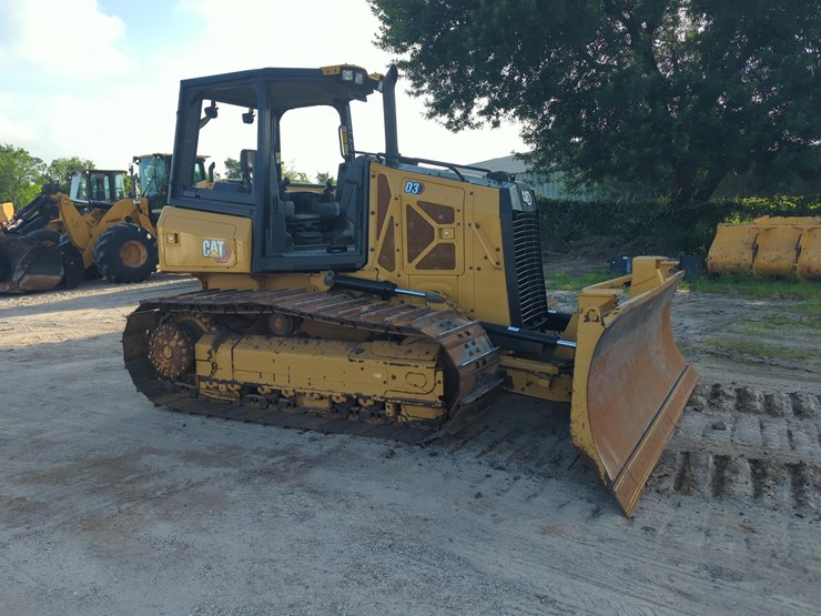 2022-caterpillar-d3-lgp-image-5