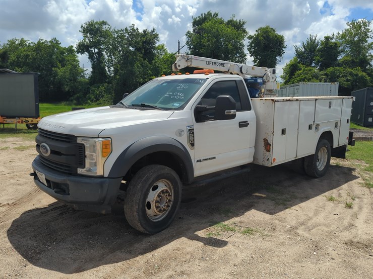 2017-ford-f550-image-2