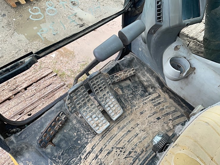 deere-210g-image-14