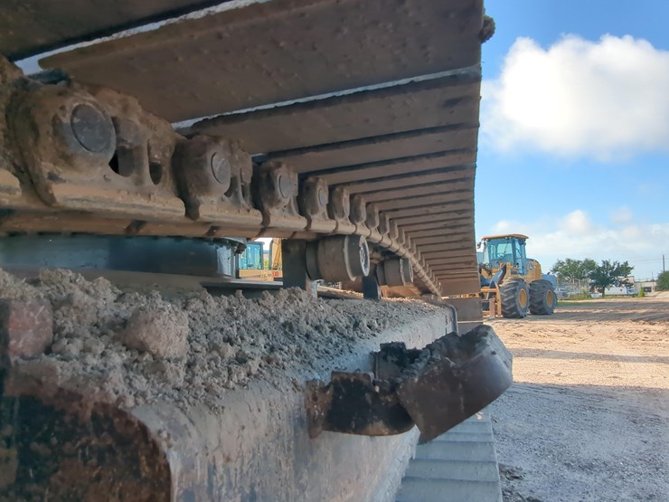 2020-kobelco-sk270-lc-image-11