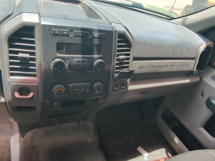 2017-ford-f550-image-12