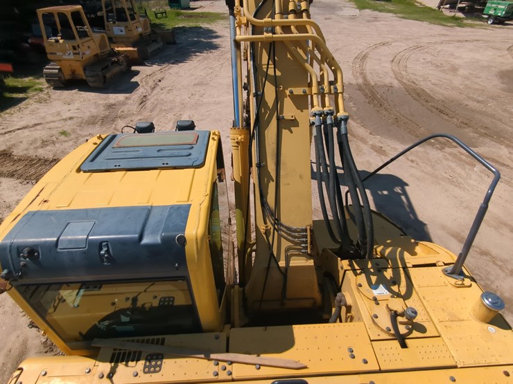 komatsu-pc228-lc-image-18
