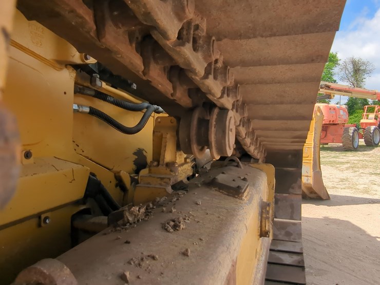 2020-caterpillar-d6-lgp-image-11